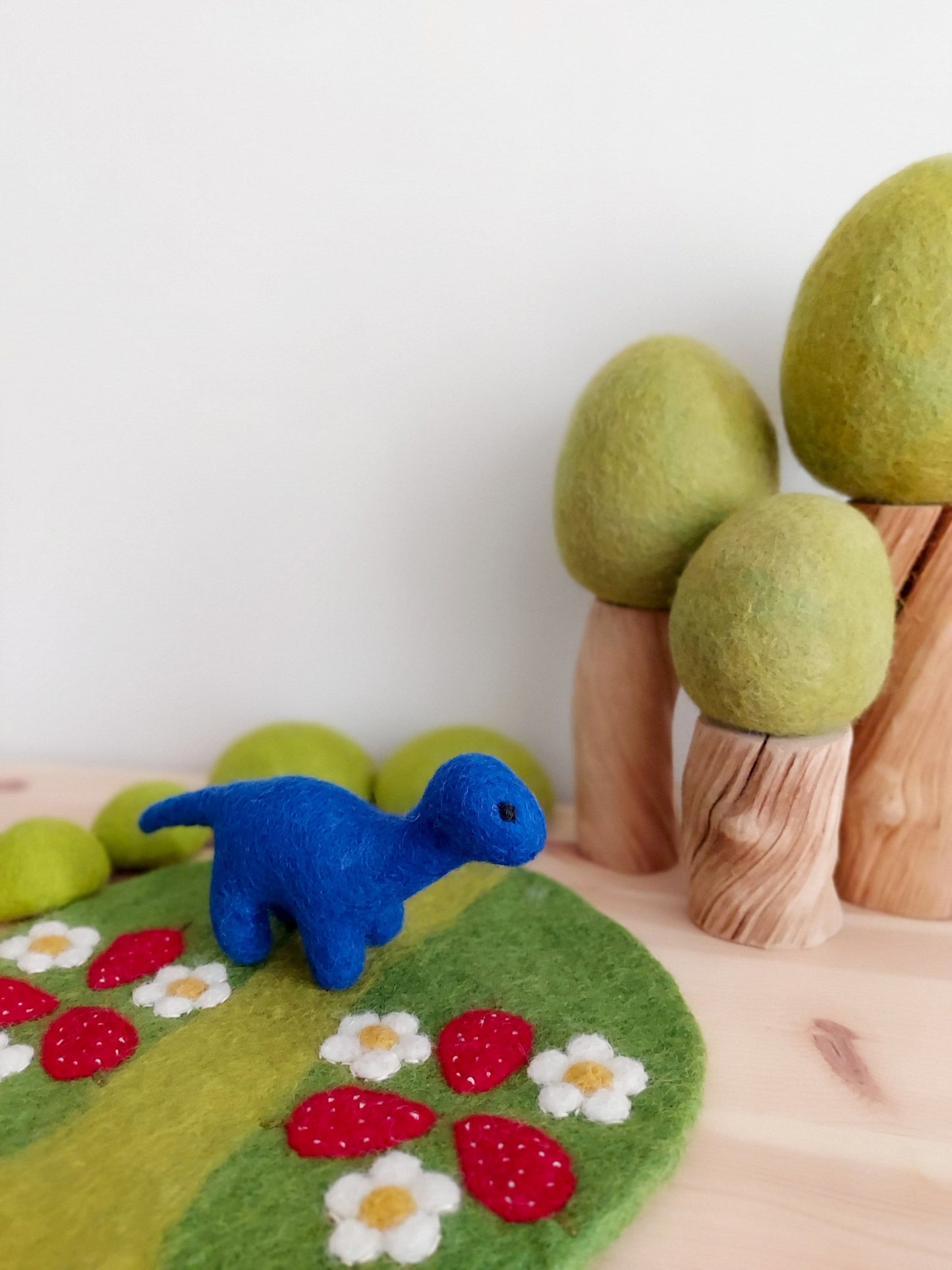 Dashdu Mini Felt Brontosaurus