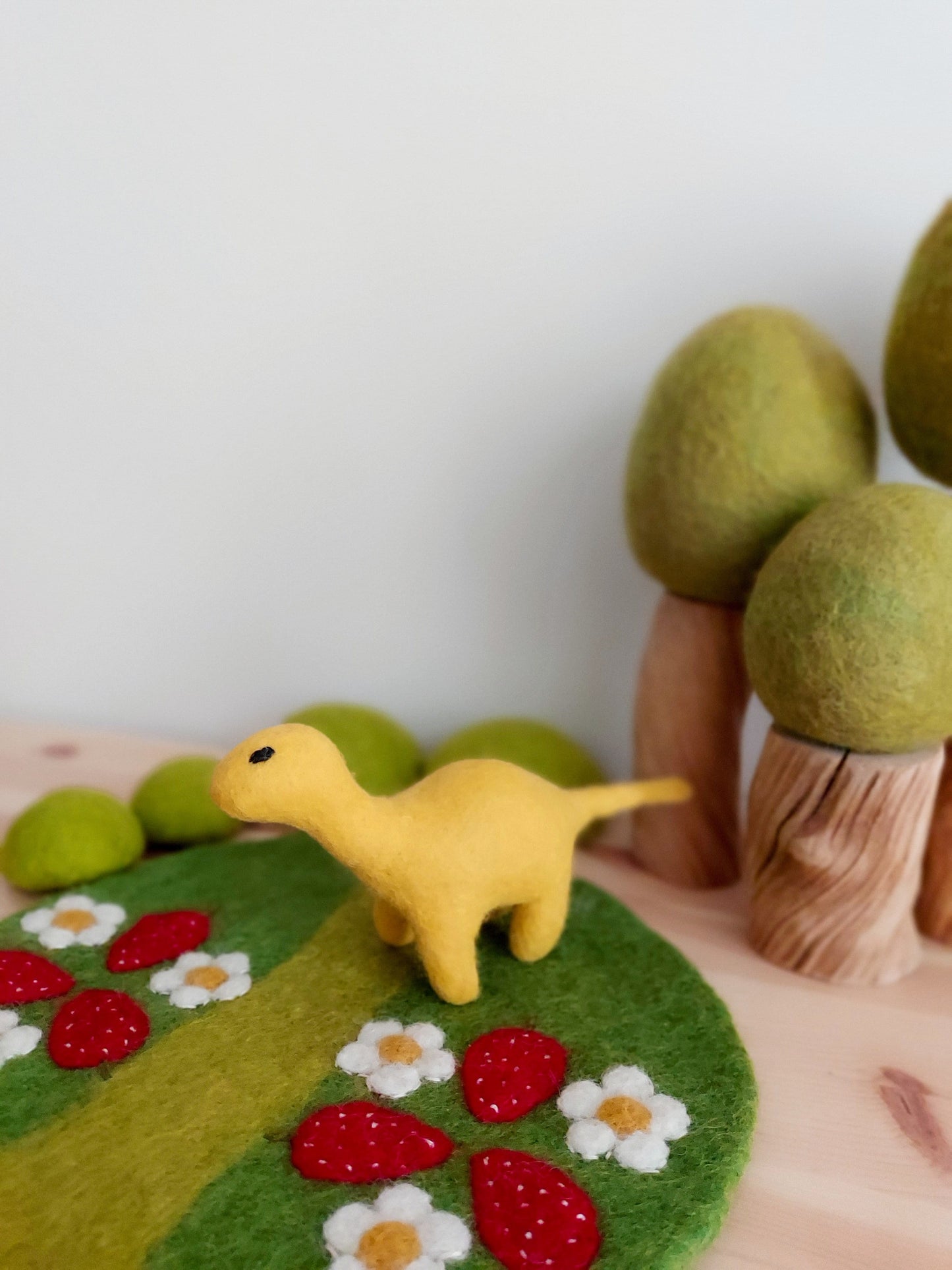 Dashdu Mini Felt Brontosaurus