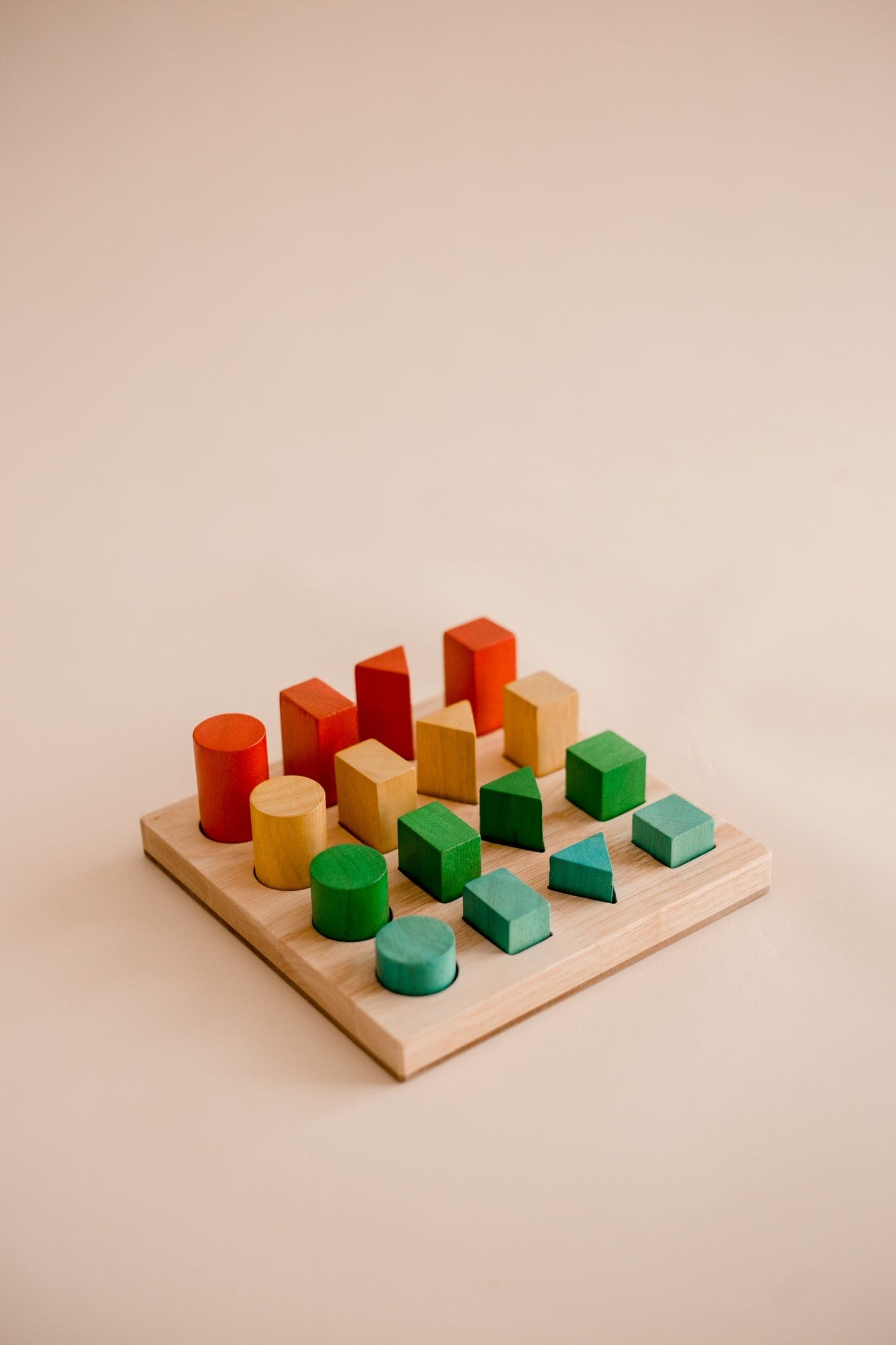 Qtoys Shape and Size Sorting Board
