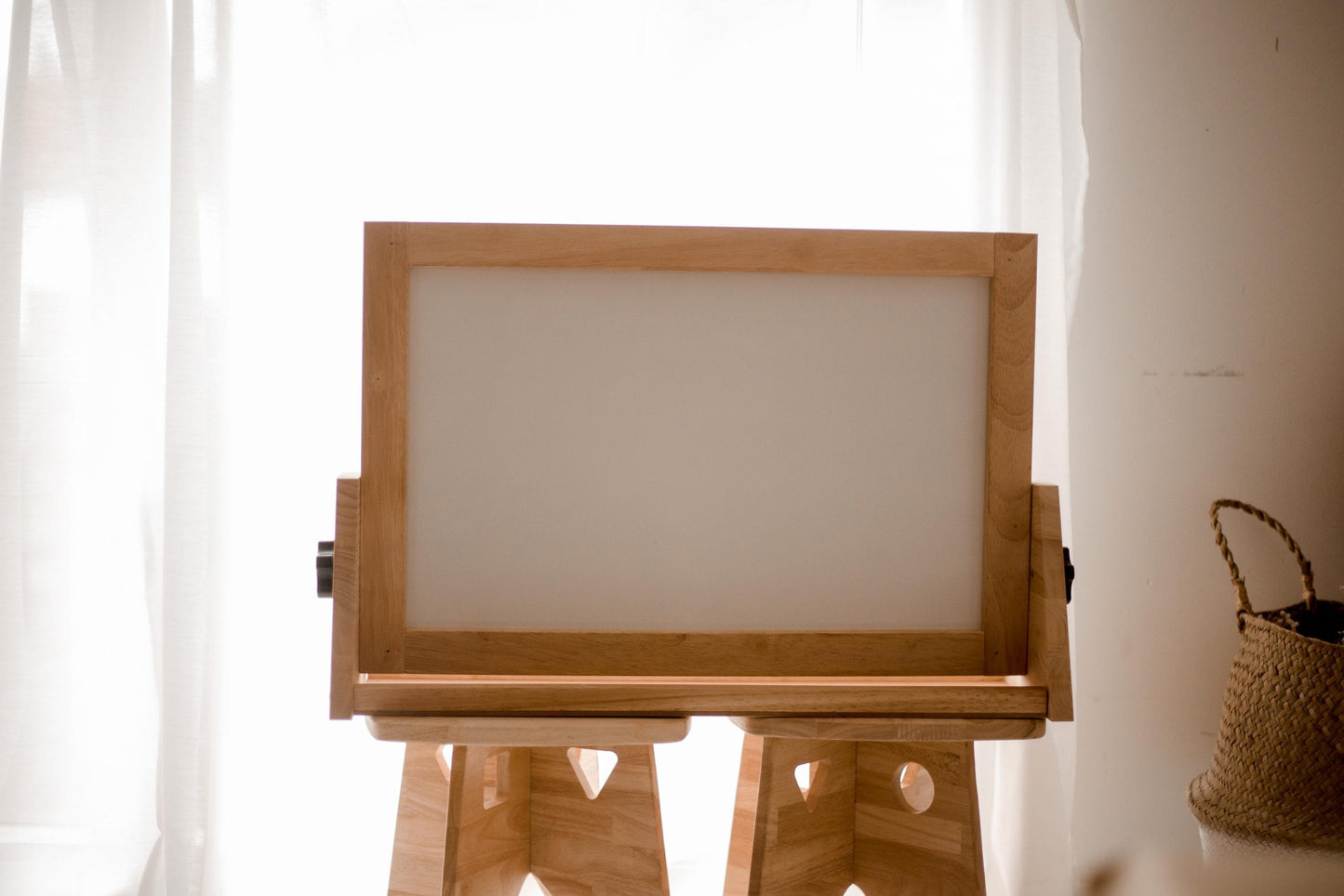 Qtoys 4 in 1 Table Easel | Perspex, Magnetic, Whiteboard and Blackboard | Best Table top Easel for Art |